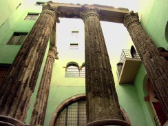 Испания. Барселона. Римские колонны