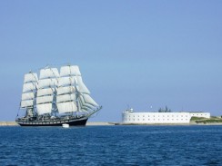 Украина. Севастополь. Под парусами...