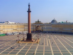 Россия. Санкт-Петербург. Дворцовая площадь.