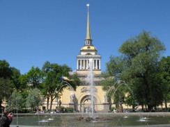 Адмиралтейство — один из шедевров архитектуры Санкт-Петербурга. Россия.