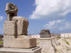 Египет. Александрия. Развалины бывшего храма Серапеум.