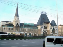 Комсомольская площадь. Ярославский вокзал. Москва. Россия. Комсомольская площадь. Ярославский вокзал. Москва. Россия.