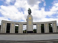 Мемориал советским воинам в парке Тиргартен. Берлин. Германия.