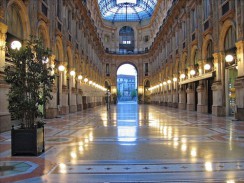 Италия. Галерея Виктора Эмануэля II — любимое место отдыха миланцев и гостей города Италия. Галерея Виктора Эмануэля II — любимое место отдыха миланцев и гостей города