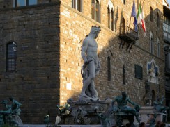 Фонтан Нептуна на площади Синьории. Флоренция. Италия.