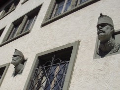 Берн. Фасад здания Швейцарского стрелкового музея