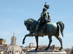 Конная статуя короля Виктора Эммануила II. Рим. Италия.